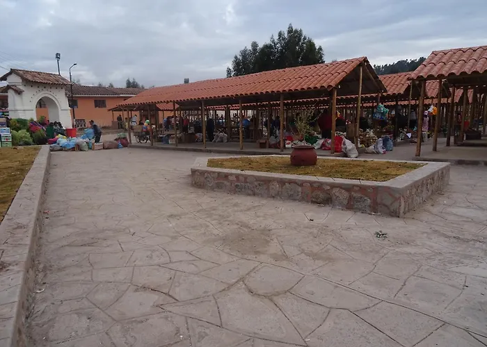 Encanto De Chinchero Chincheros (Cusco)